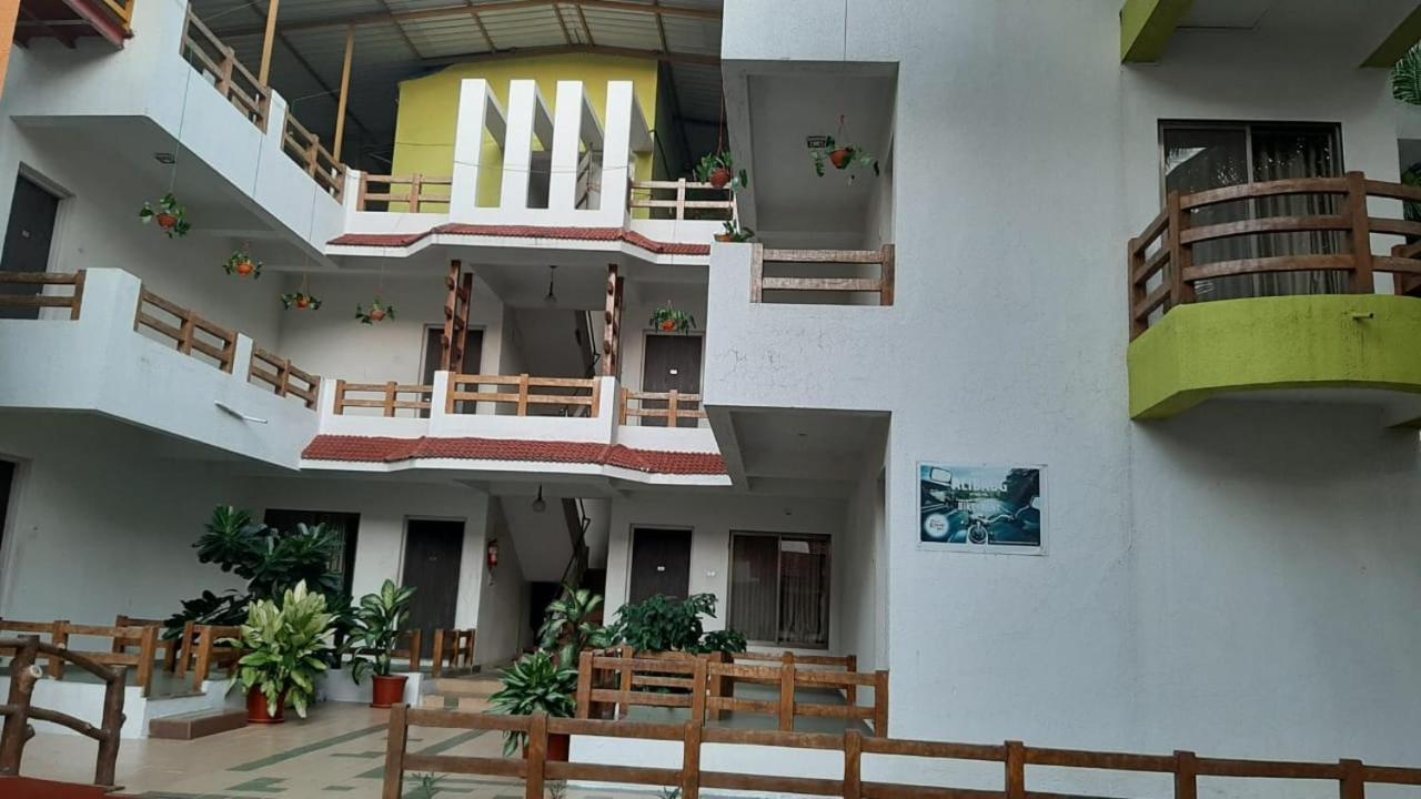 Ruturaj Inn Алібаґ Екстер'єр фото